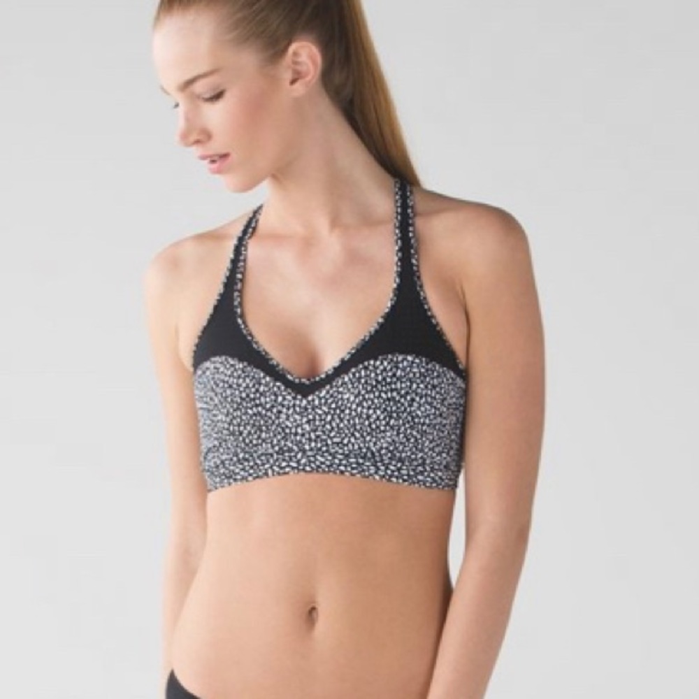 Lululemon Tidal Flow Bikini Top
Black / Miss Mosaic Black